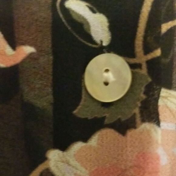 Cotton On Women's Floral button down floral top size small - Picture 8 of 8